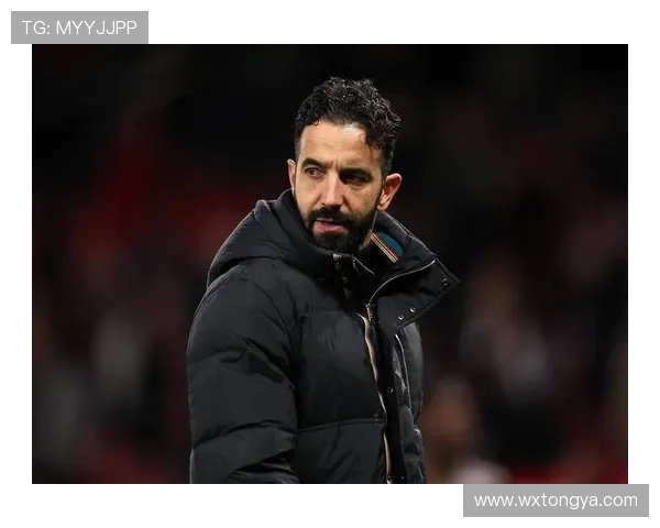 阿莫林两度领先被追平后深思回归场边欲带队反击 阿莫林两度领先被追平后深思回归场边欲带队反击