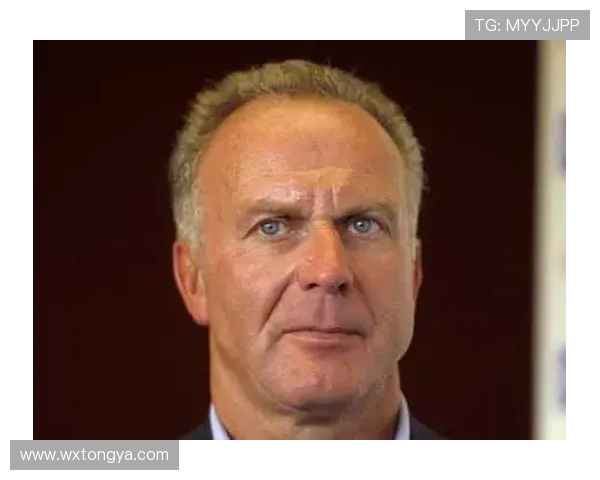 鲁梅尼格:莱万应获两座金球奖 曾向因凡蒂诺求助 鲁梅尼格:莱万应获两座金球奖 曾向因凡蒂诺求助