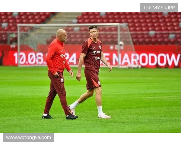 波兰媒体:三家波兰俱乐部确认收到巴萨支付的莱万转会费分成 波兰媒体:三家波兰俱乐部确认收到巴萨支付的莱万转会费分成